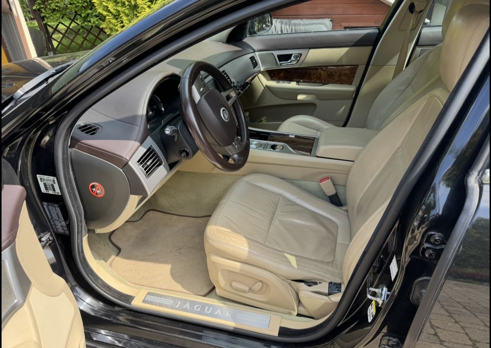Jaguar XF250 3.0 diesel 241 KM, przebieg 189 tys.