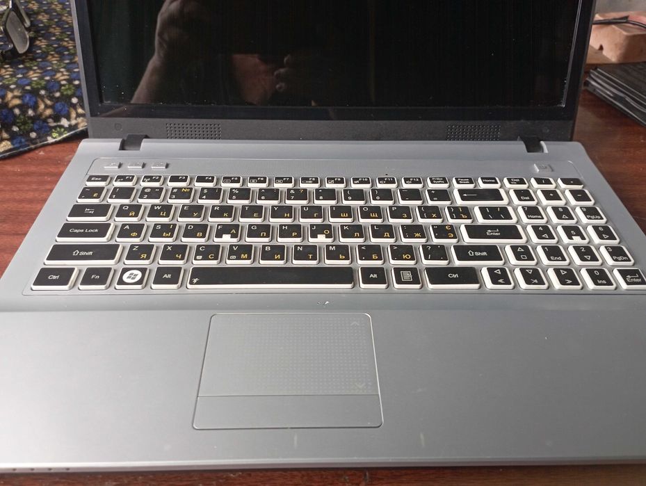 Ноутбук  CLEVO W76S