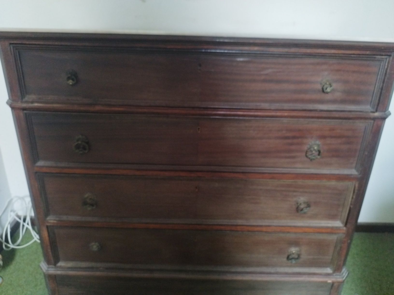 Cómoda Antiga com pedra mármore