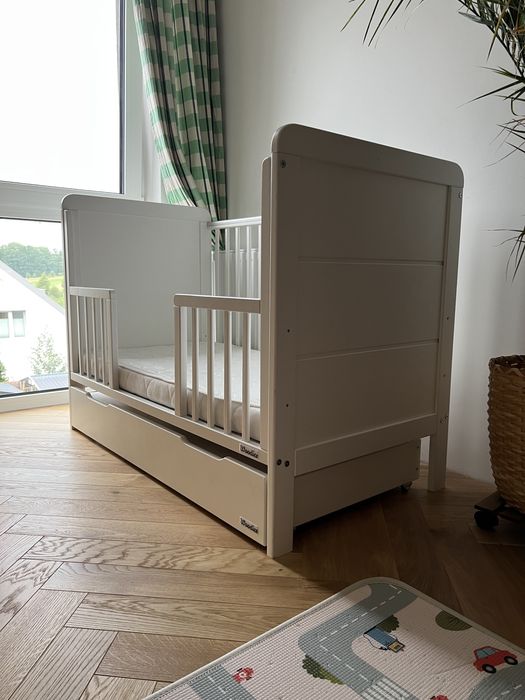 Łóżeczko woodies modern cot + dodatkowy bok, szuflada, materac ikea
