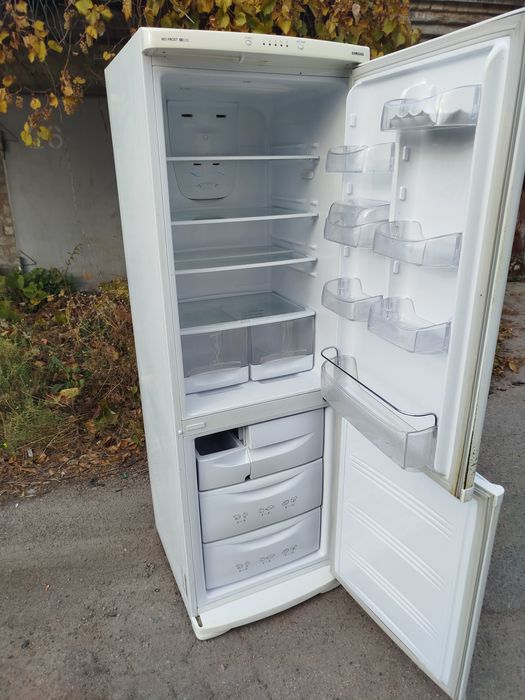 Холодильник Samsung no frost