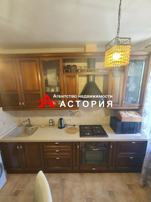 Продаж повнометражної 3-кімнатної квартири!