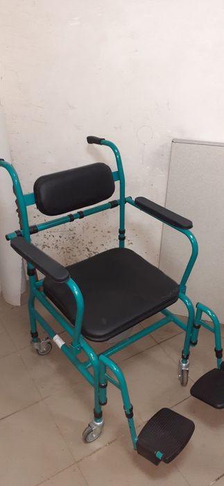 Продам абсолютно новий санітарний стілець-туалет