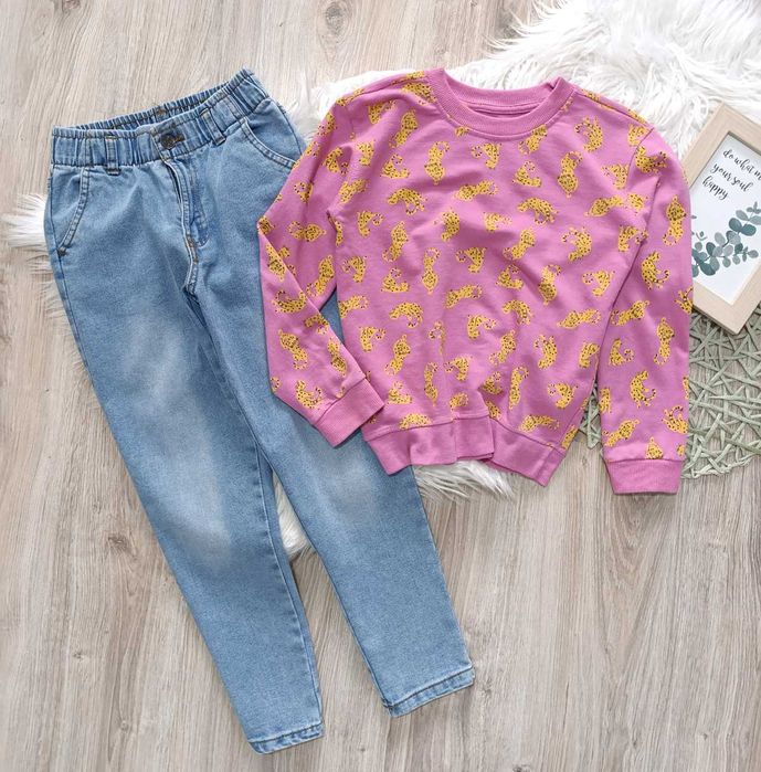 Zestaw jeansy mom bluza dresowa w tygryski 134cm