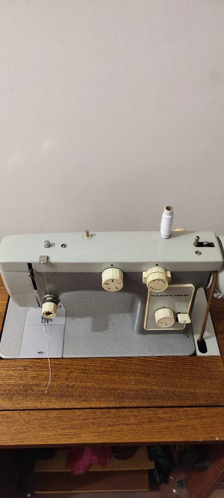 Швейна машинка Чайка 142 - М