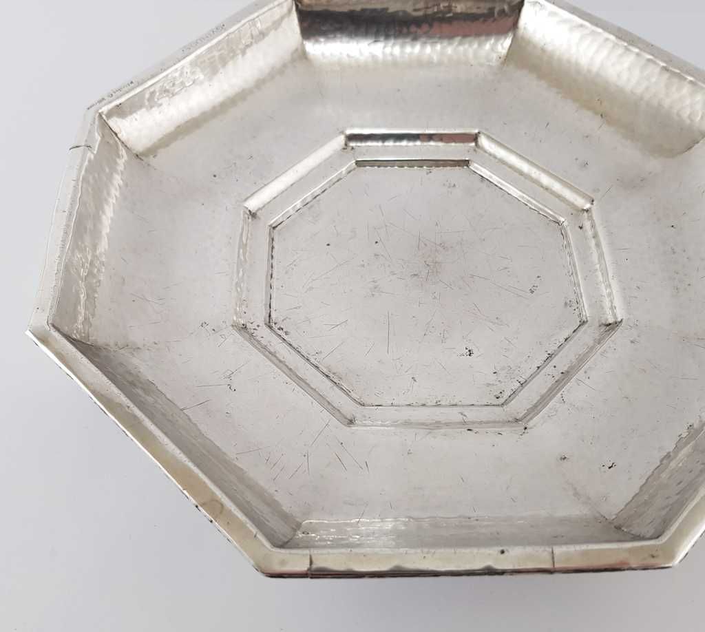 Srebrna patera Art deco z lat 30-tych XX wieku