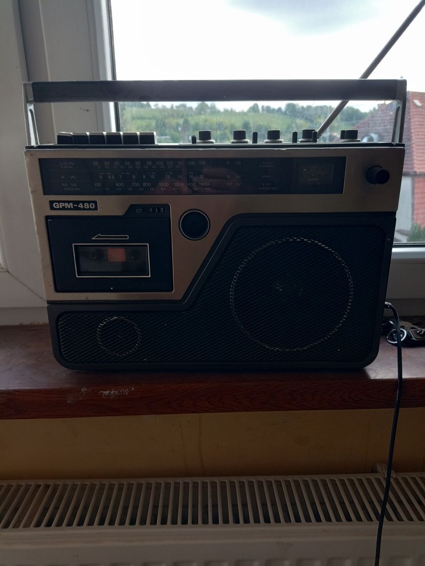 Boombox mocny na budowę