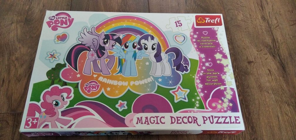 Puzzle Trefl My Little Pony do naklejania świecące w ciemności 15 elem