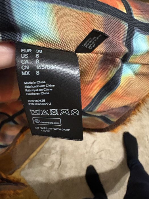 Продам шубу синтетичну дуже яскрава