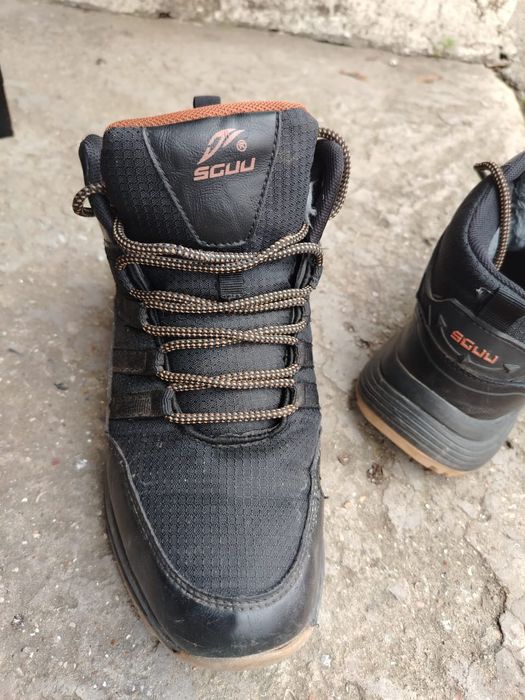 Зимняя обувь,почти новая.