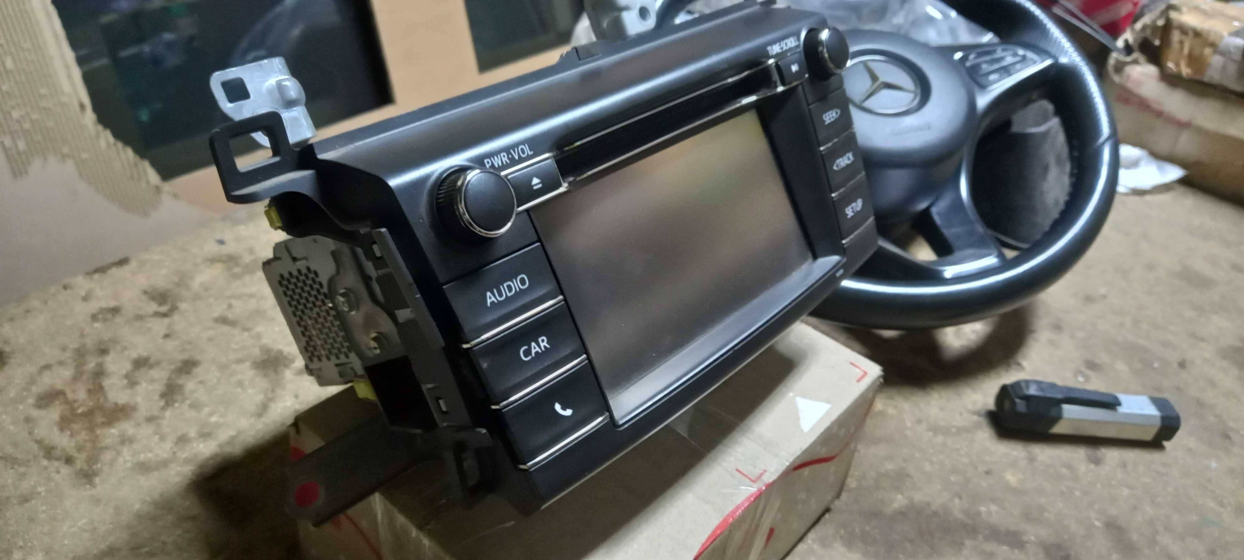 Автомагнитола заводская дисплей экран Toyota Rav4 2013-2018 год.