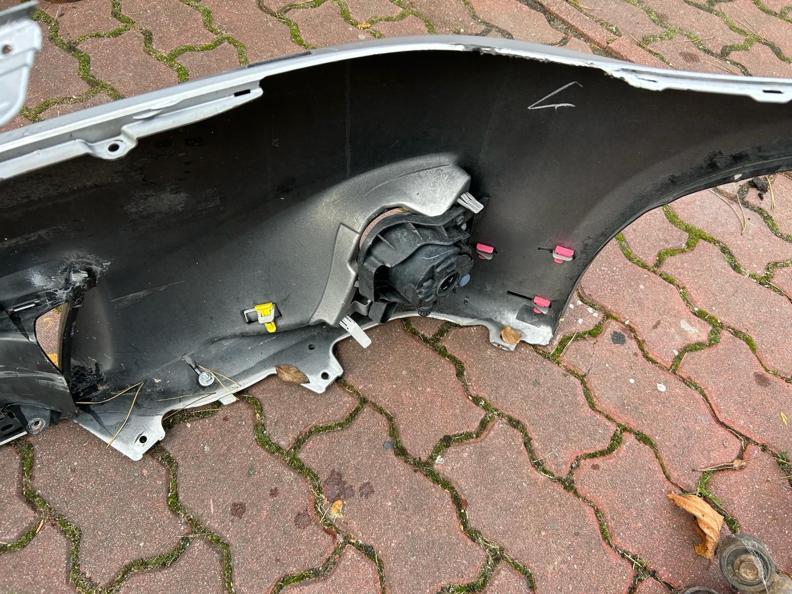 Zderzak przód Lexus is f-sport 220 250 halogeny lift dokładka