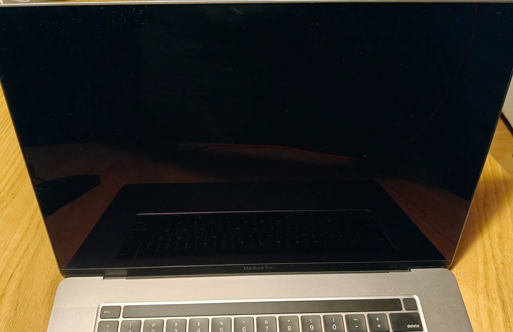 MacBook Pro A2141