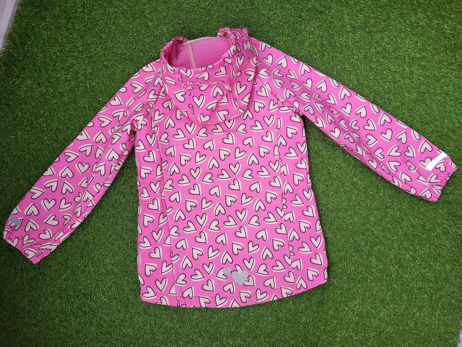 Демісезонна куртка вітровка на дівчинку 128 розміру в ідеальному стані