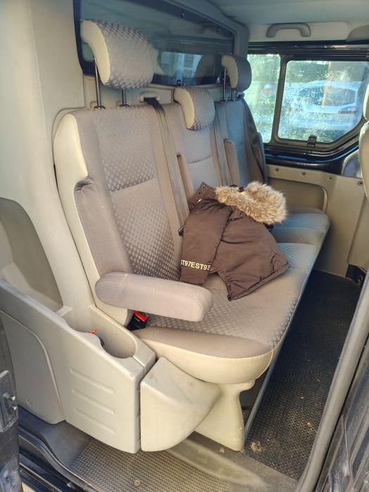 Sprzedam renault trafic 6 osobowy long