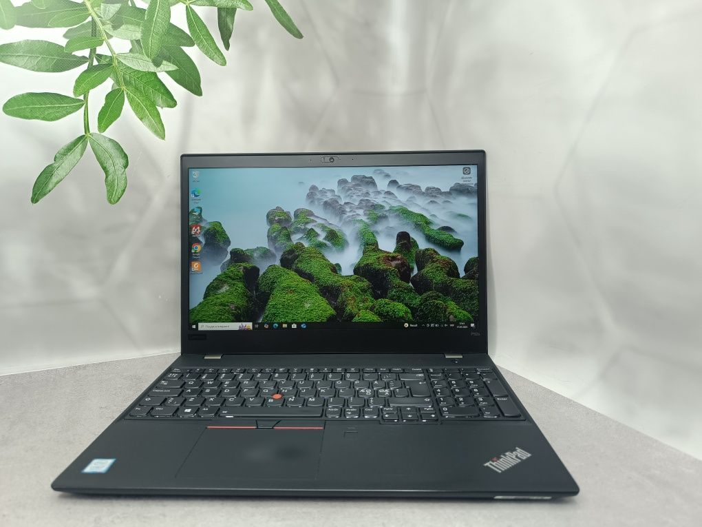 Quadro P500 (2GB)/Lenovo ThinkPad P52s/i7-8550U/16/256/15.6"/IPS