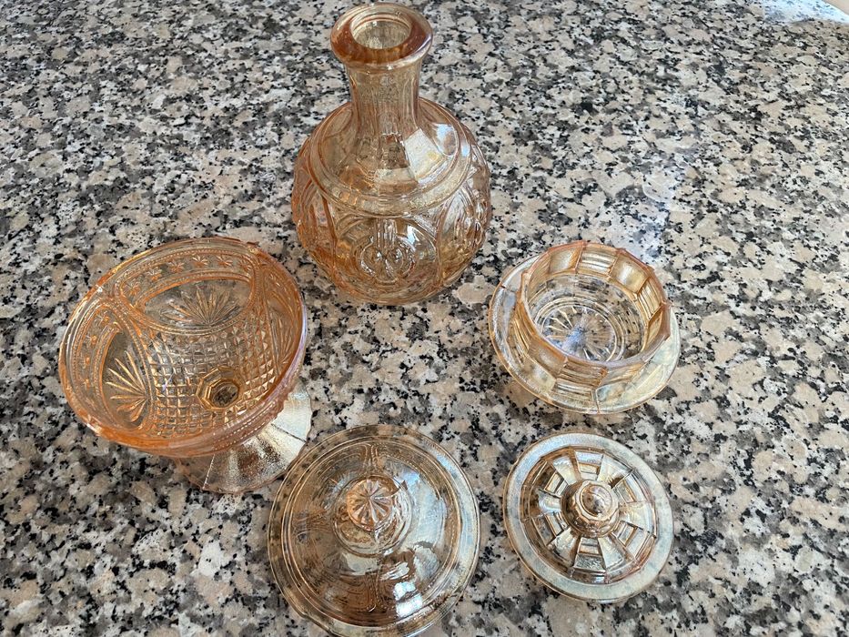 Conjunto Vidro 1 garrafa 1 açucareiro e 1 doceira
