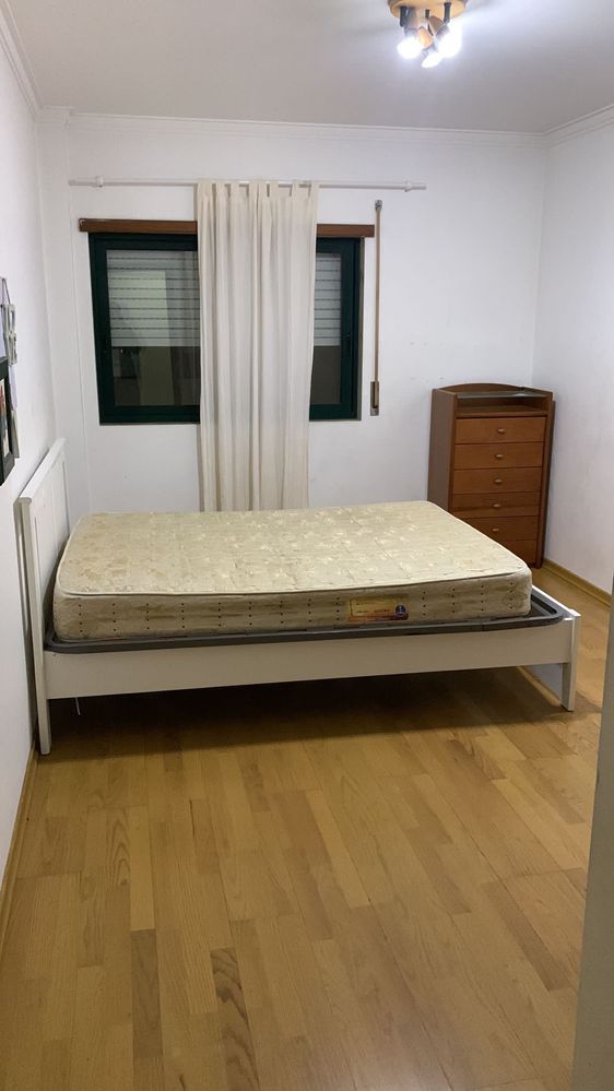 Quarto para arrendar nos Fidalguinhos. Barreiro