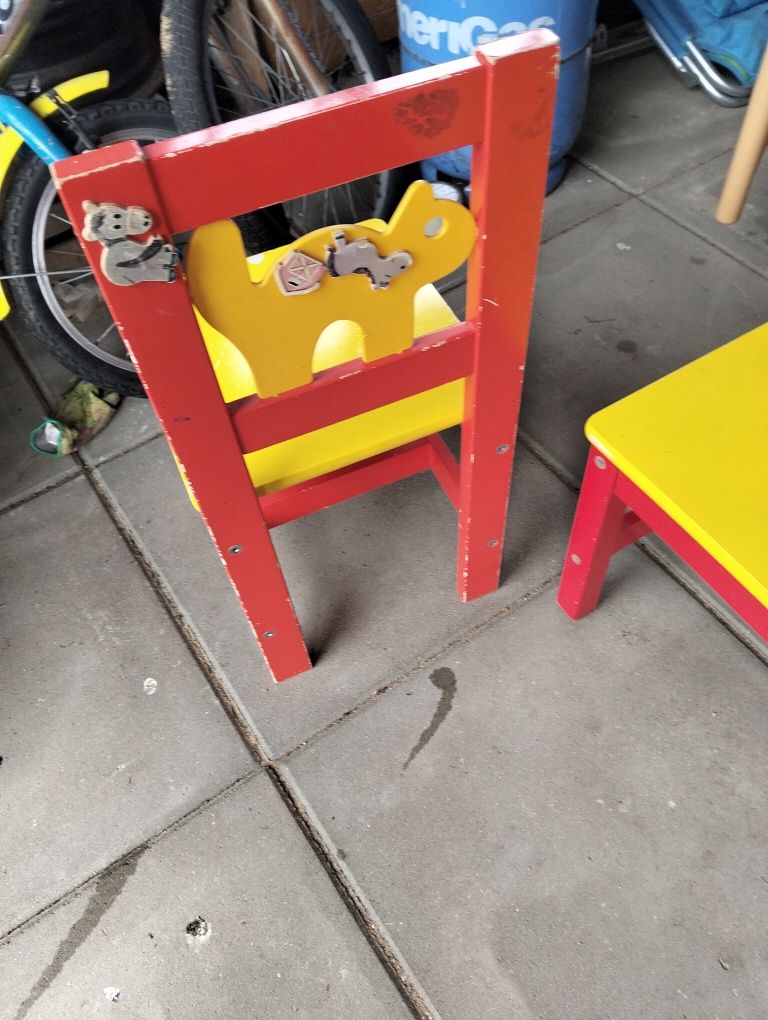 Zestaw drewnianych mebli dla dzieci Ikea