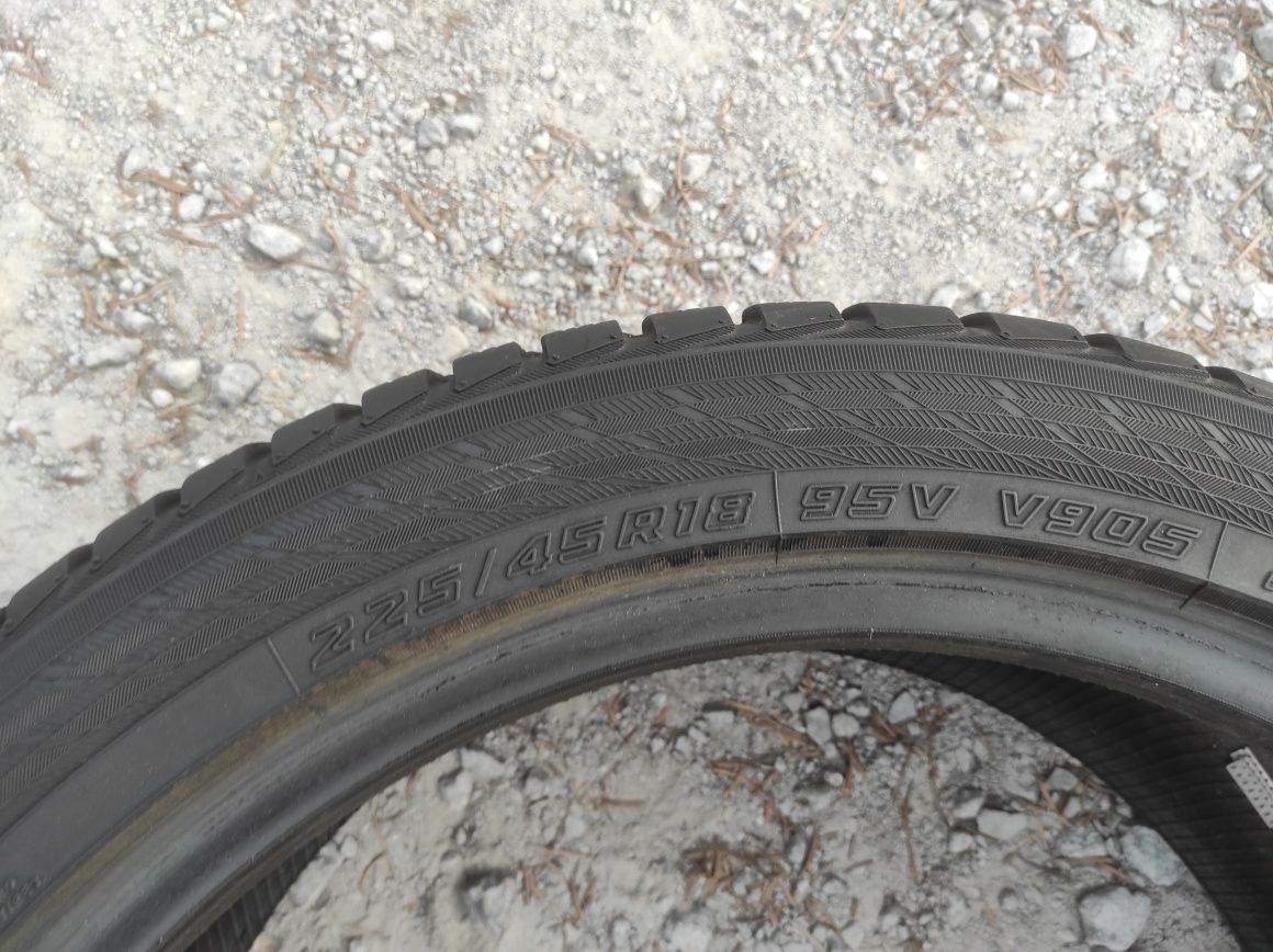 Opony zimowe marki Yokohama Wdriver V905 225/45r18 (95V)