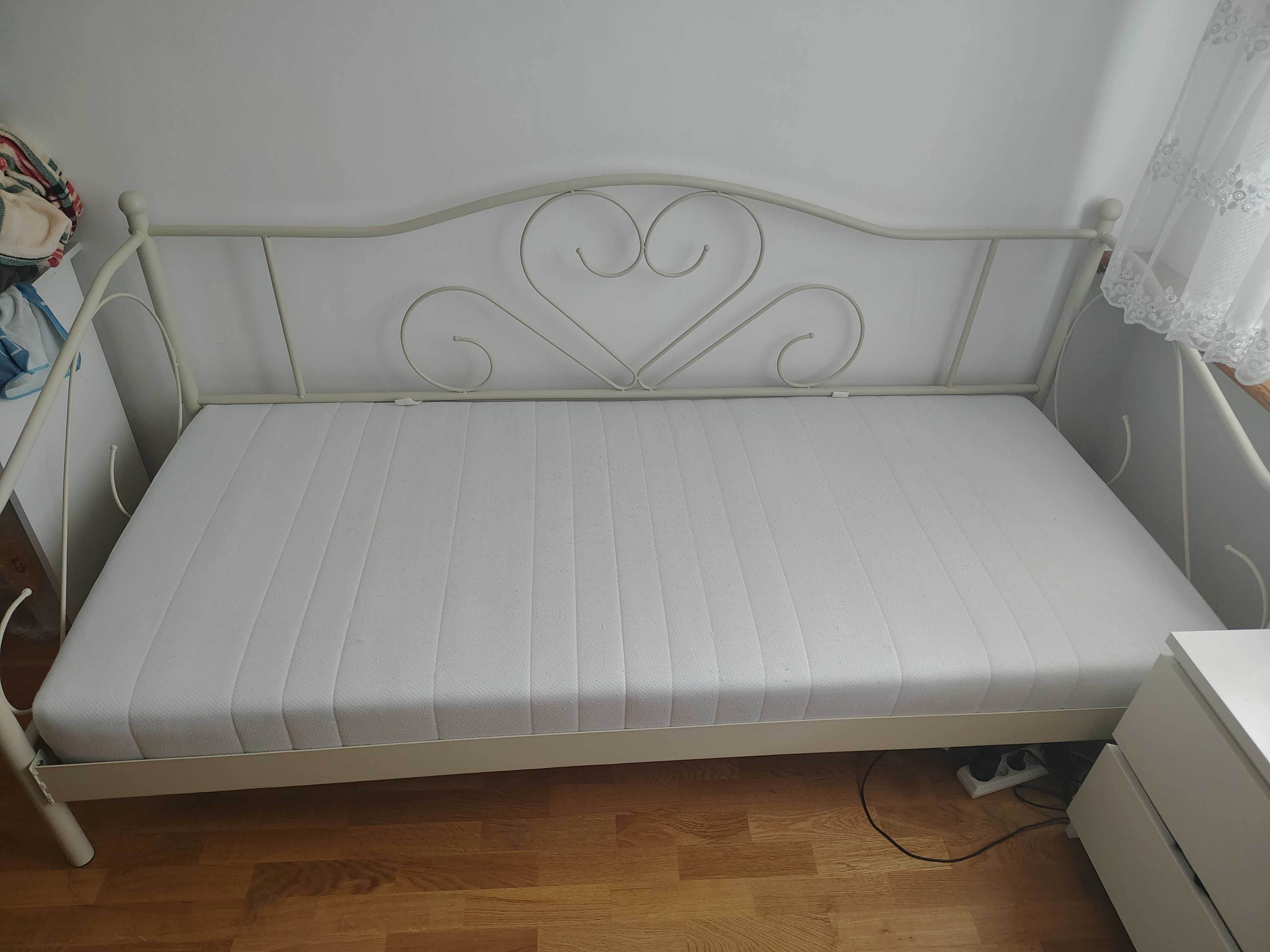 Sprzedam łózko 90x200 z materacem