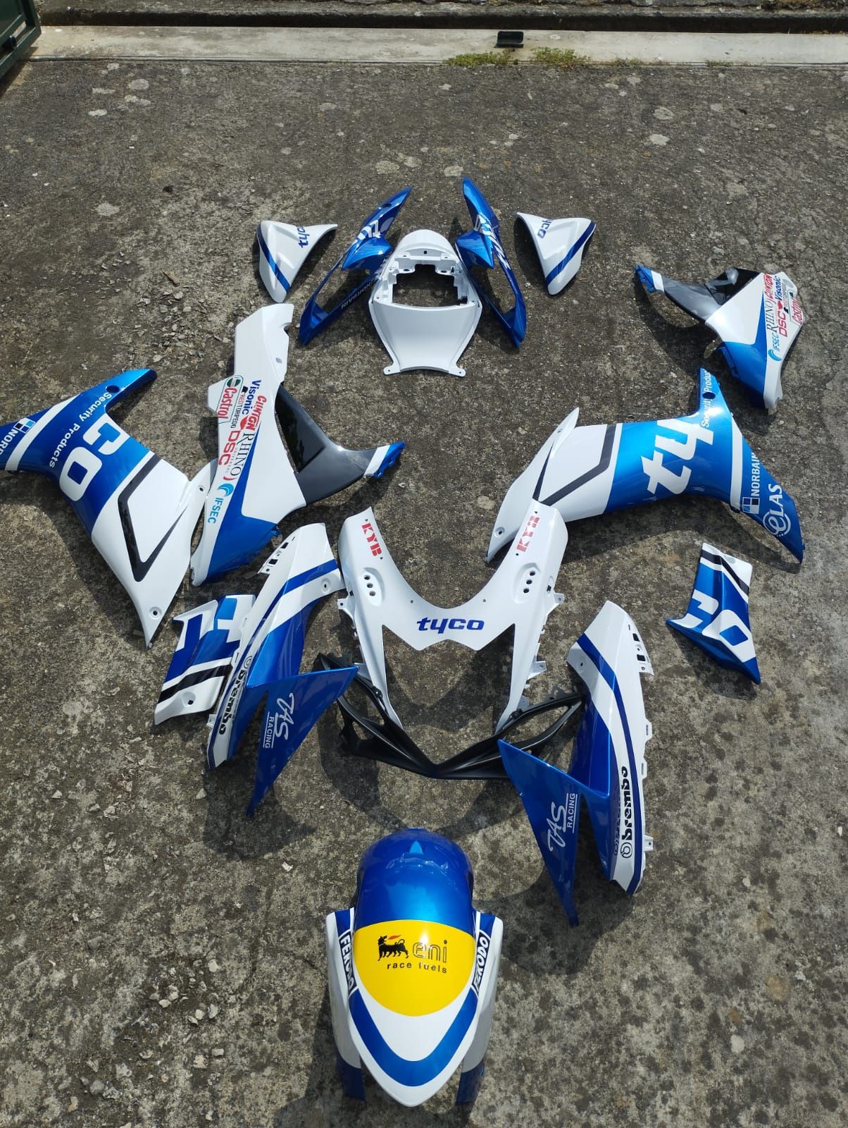 Kit carenagens GSXR -750 Novas na caixa, são em plástico ,