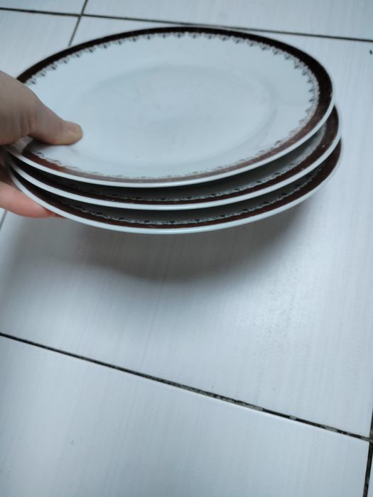 Zestaw trzech talerzy. Unikatowe