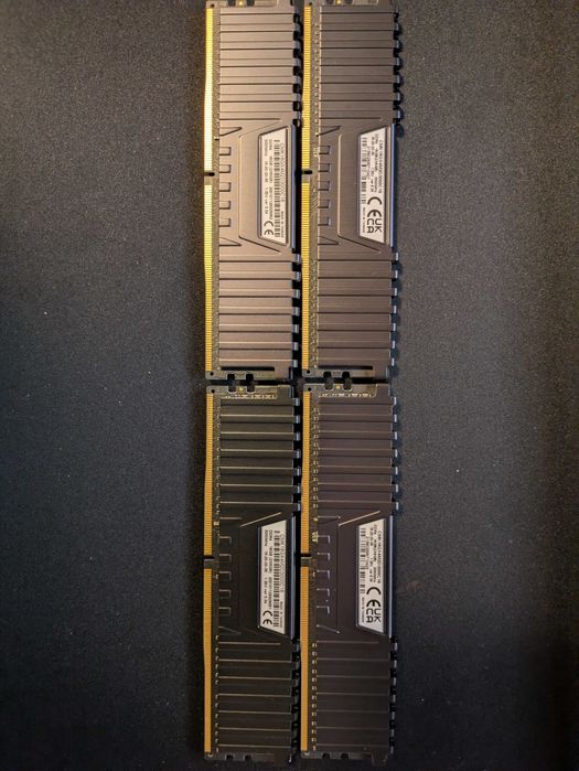 Pamięć RAM Corsair Vengeance LPX Black 32GB (4x8GB) DDR4 3000-CL16