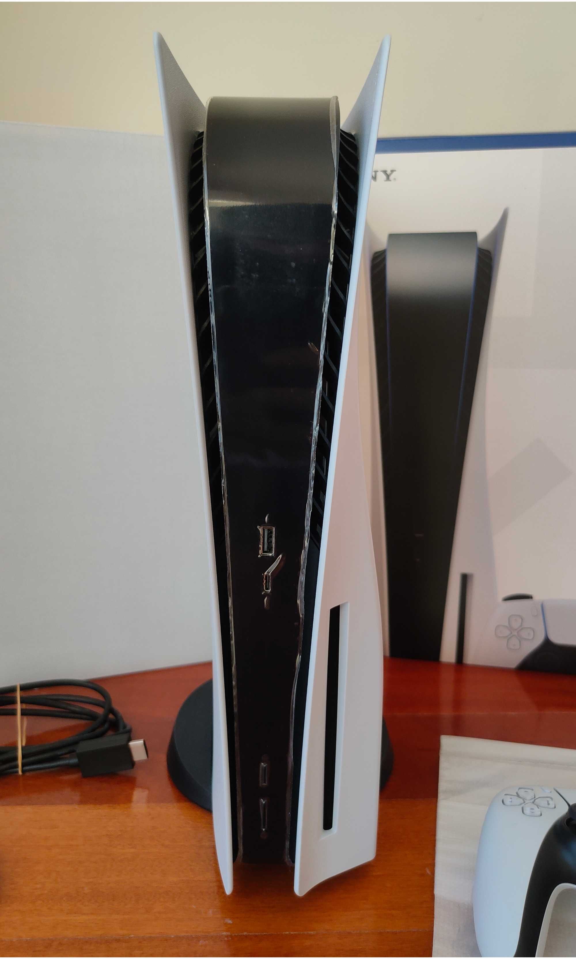 Playstation 5 em estado irrepreensível com garantia de 2 anos