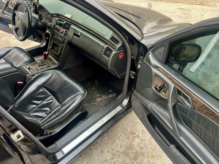 Mercedes Benz e-class 430 w210