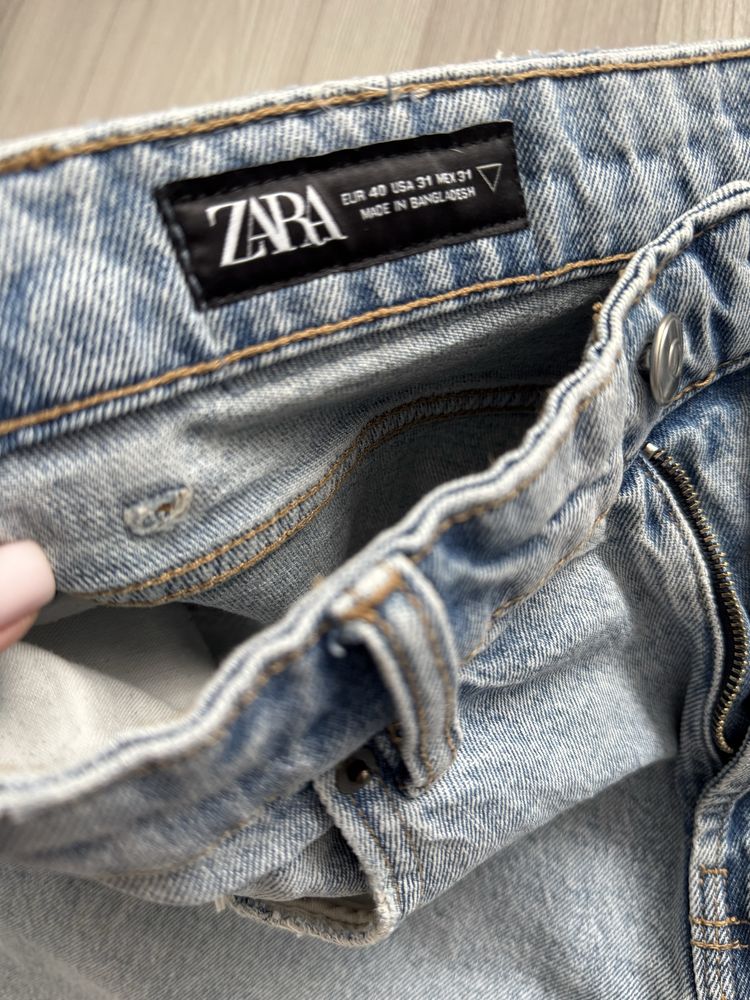 Джинсові шорти- Zara .