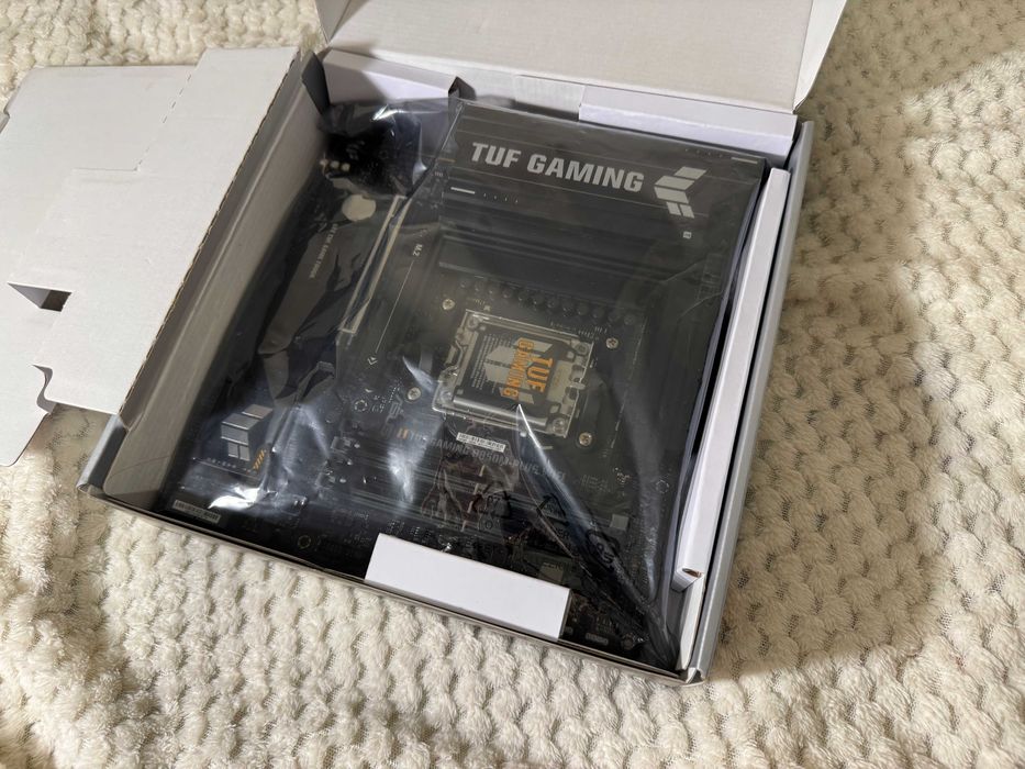 НОВА! Материнська плата Asus TUF Gaming B850M-Plus WiFi Socket AM5