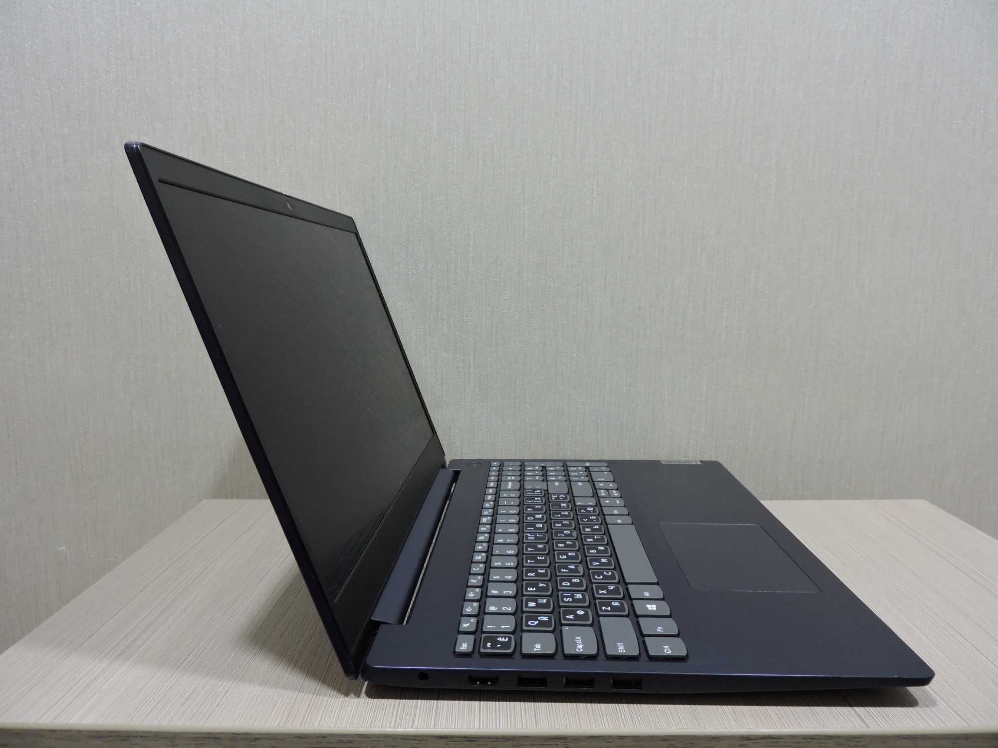 Lenovo Ideapad 3/15.6” FullHD IPS/i5 1155G7/20GB/SSD 512/Iris Graphics