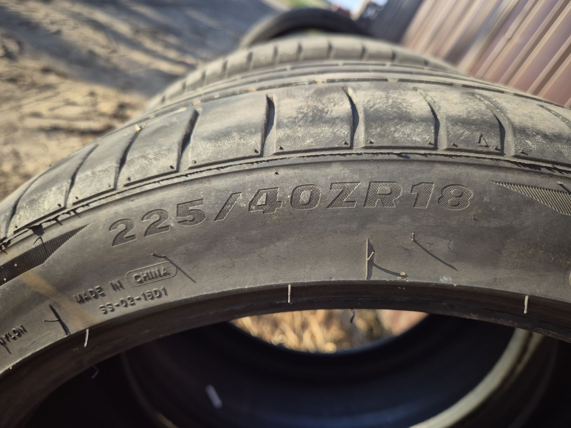 Opony 225x40x18r Imperial Ecosport 2