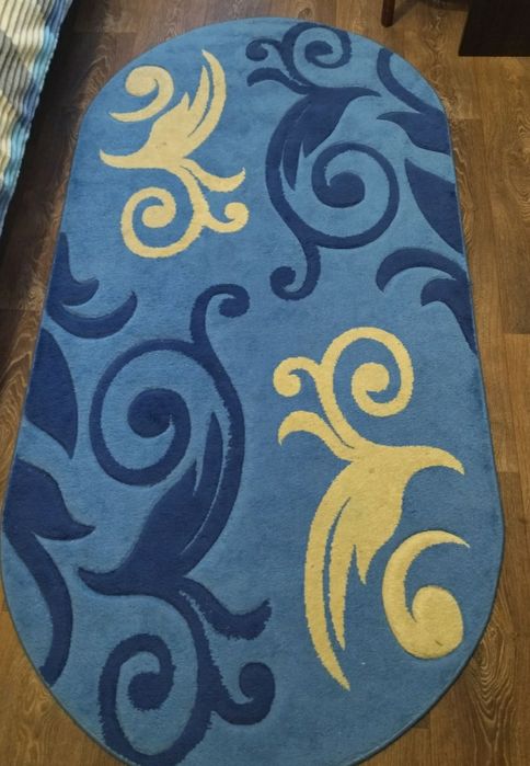 Продам килим 2*1м