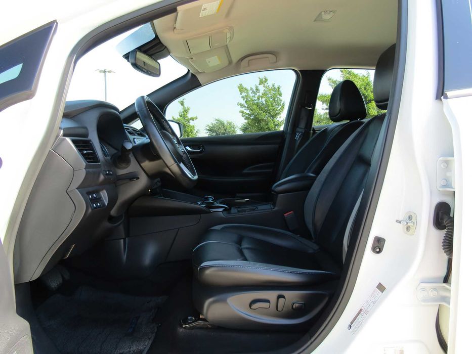 Nissan LEAF SL      2019