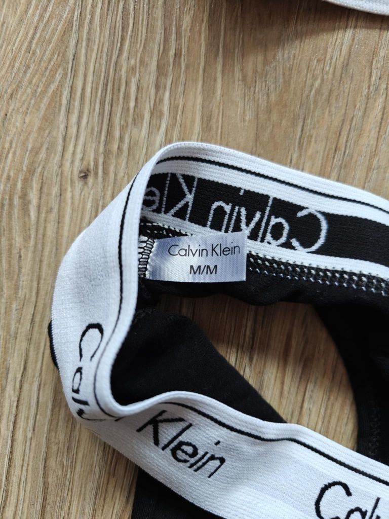 Stringi Calvin Klein
