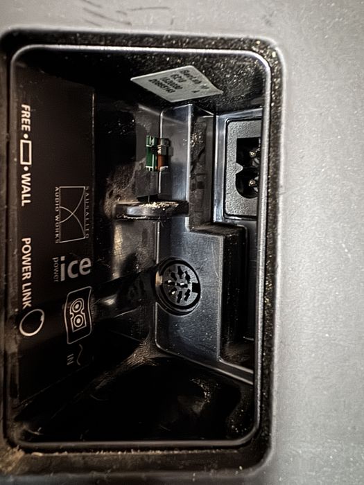 Bang Olufsen beolab 10 wieszak ścienny