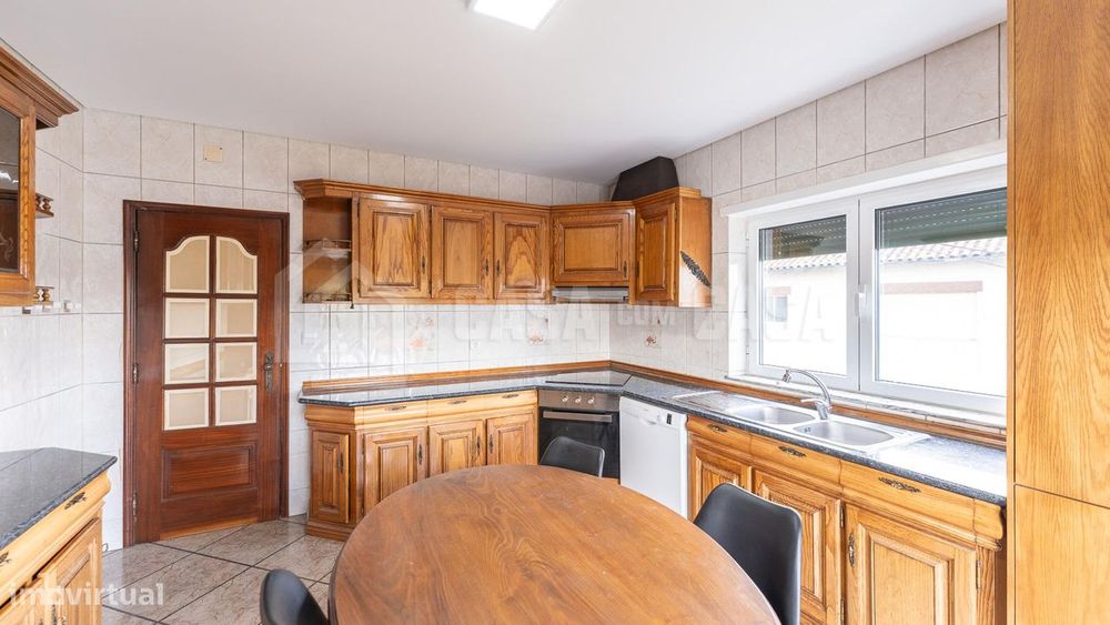 Andar Moradia V3+1 Br. João Carreira