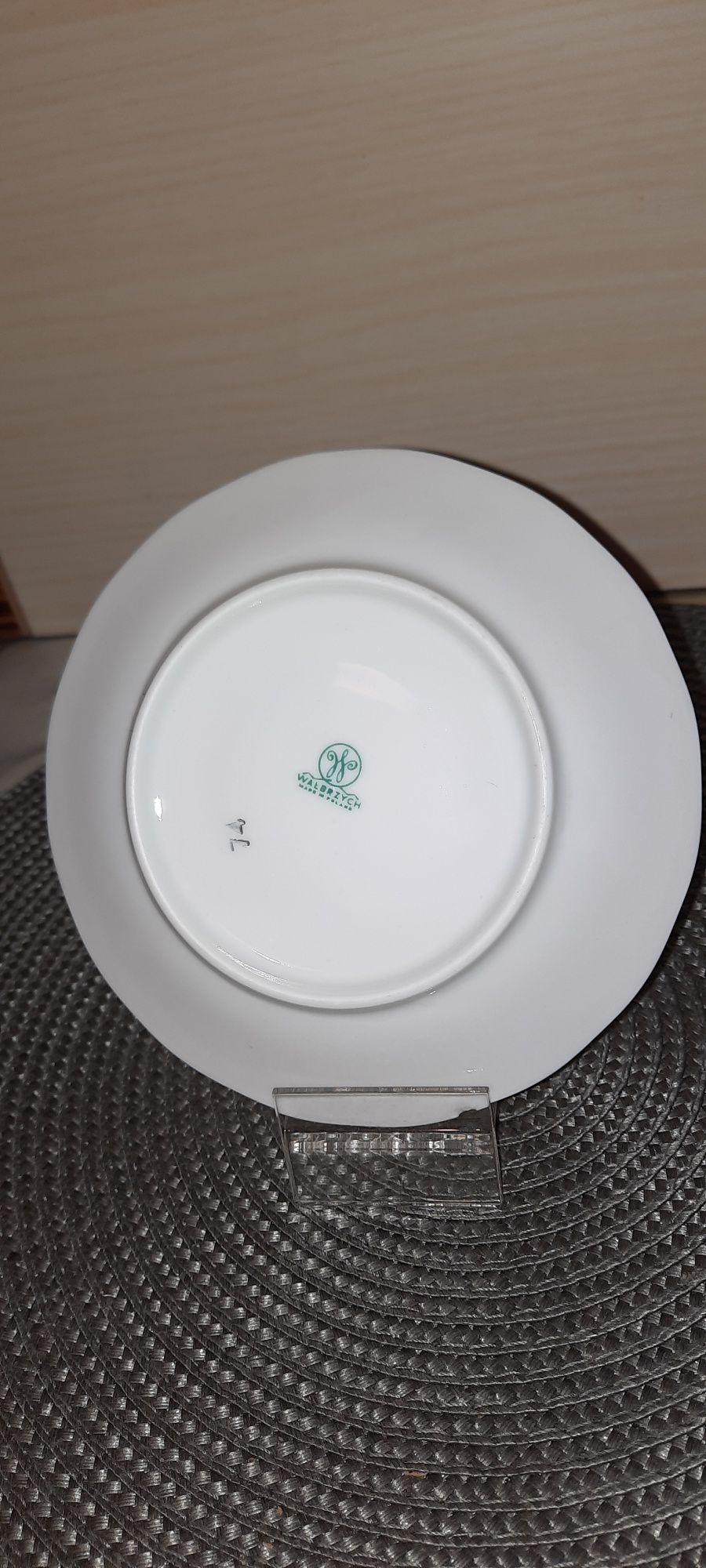 Spodek porcelana Wałbrzych poziomki