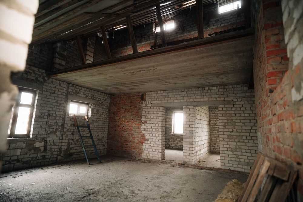 Продається будинок без внутрішніх робіт в районі Дендропарку.