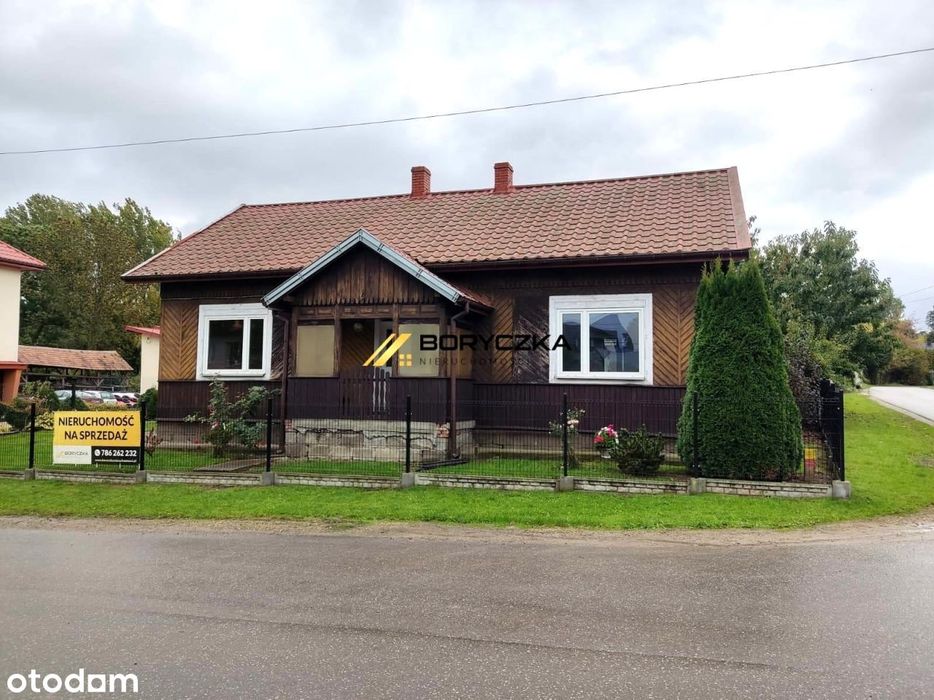 Urokliwy drewniany dom w Starym Korczynie.