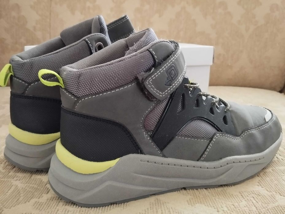 Dziecięce buty zimowe firmy CoolClub rozmiar 36.