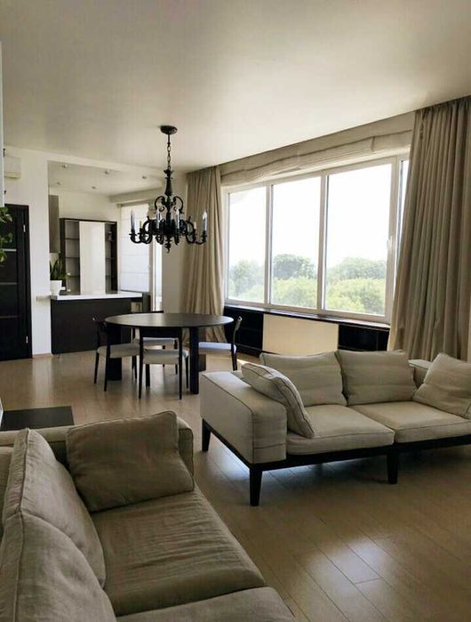 Сдам роскошную квартиру в Белом Парусе. Литературная