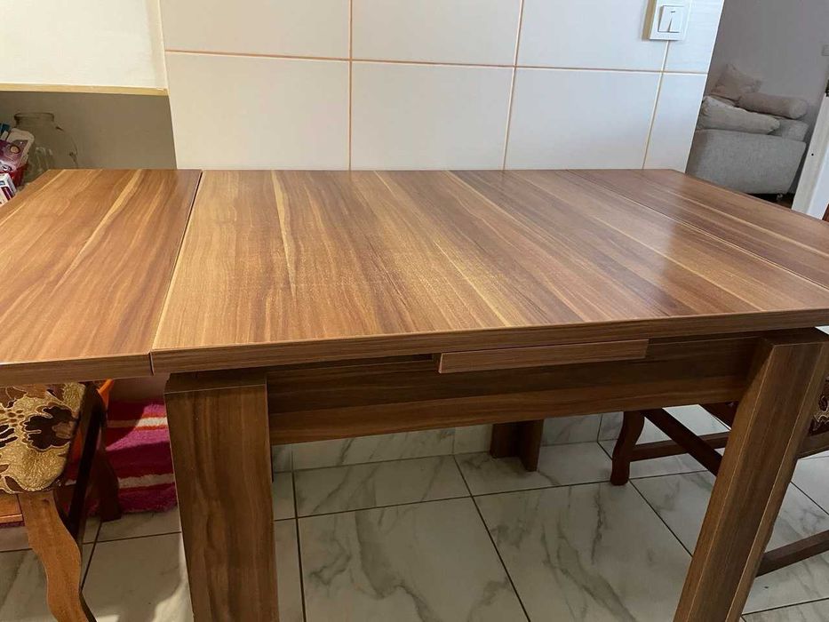 Стіл розкладний кухонний, колір горіх.