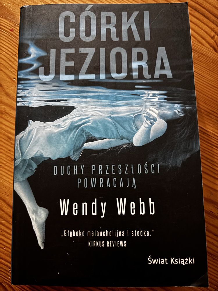CÓRKI JEZIORA - Książka w Wydaniu Kieszonkowym
