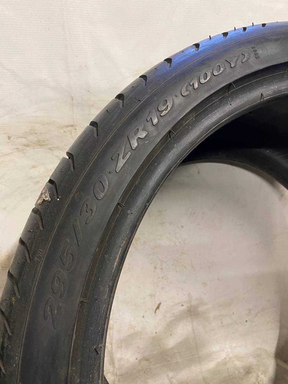 295/30/19 ZR19 Pirelli P Zero 100Y 1шт Літня шина
