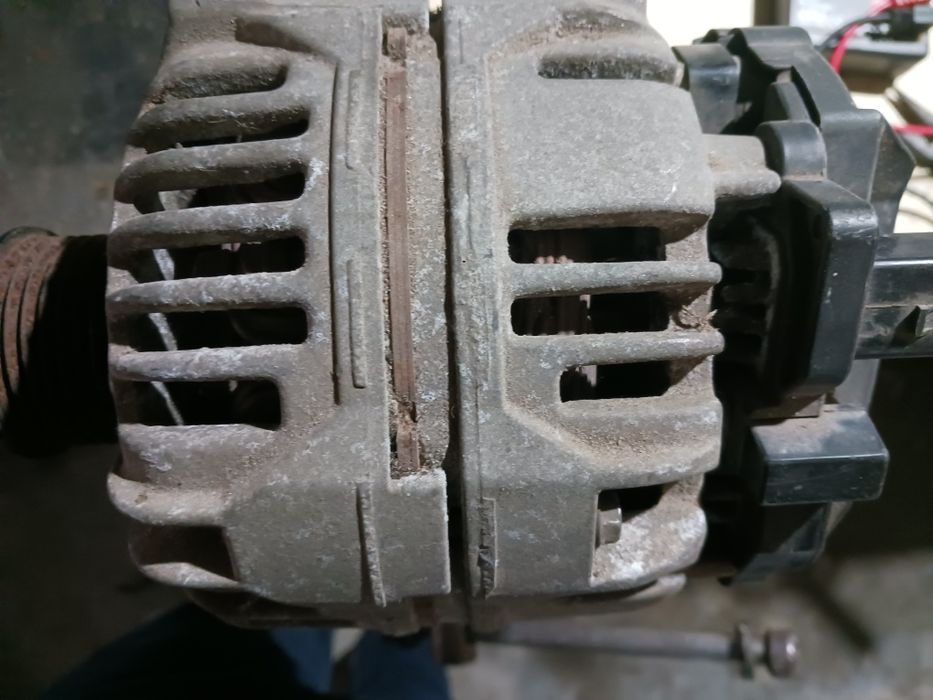 Alternador de vwpolo no Entroncamento