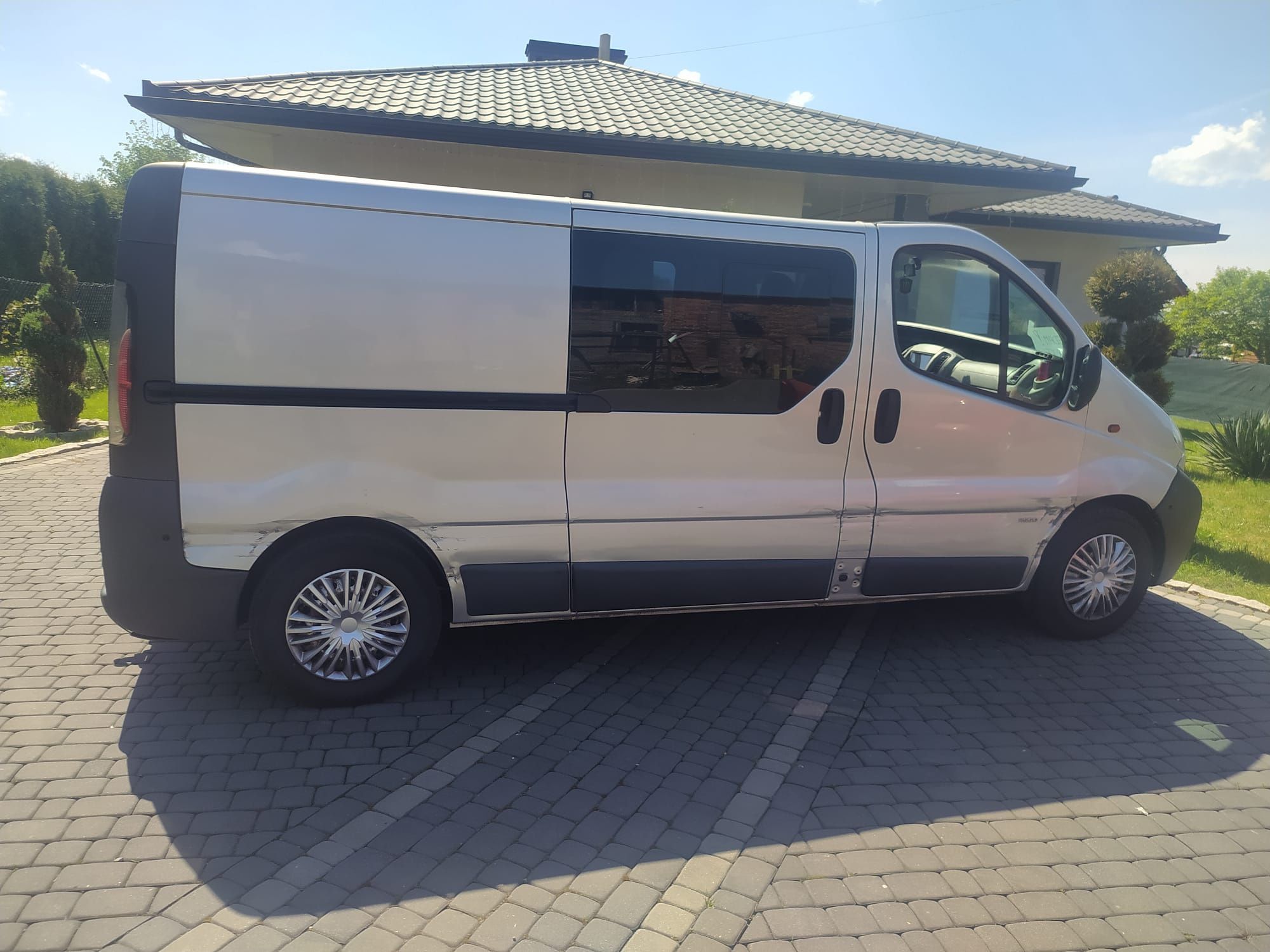 Brygadówka opel Vivaro/trafic 2.5 CDTI 148km  automat 2006