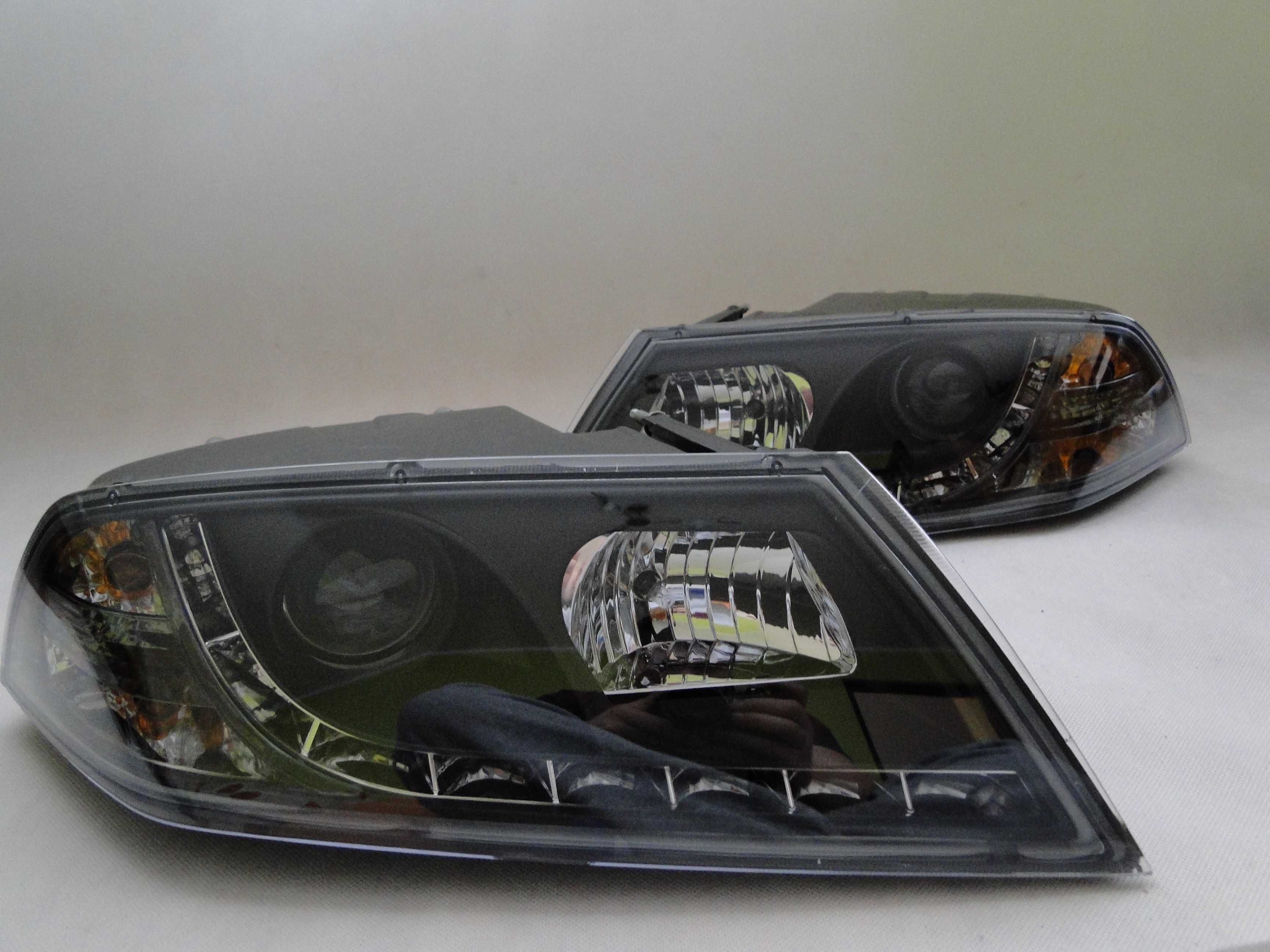 Lampy przednie przód SKODA OCTAVIA 2 II 04-08 XENON LED Tuning NOWE